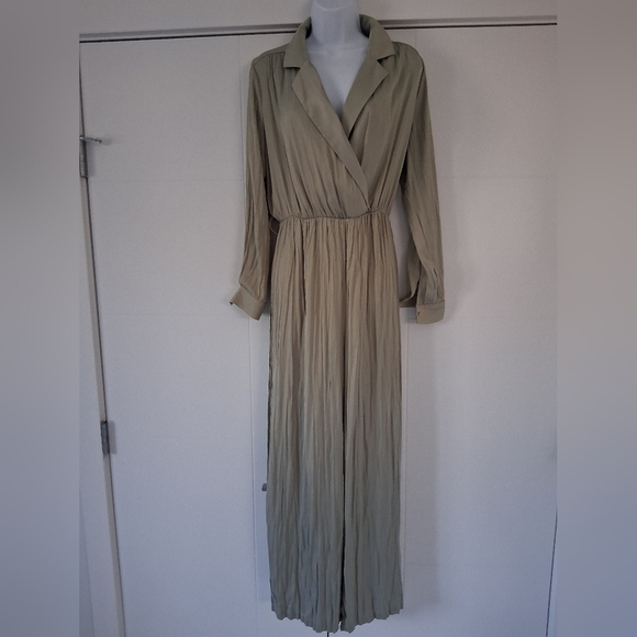 Joie/ Elegant Sage Green Jumpsuit/ Pleated/ Size US S - Picture 7 of 16